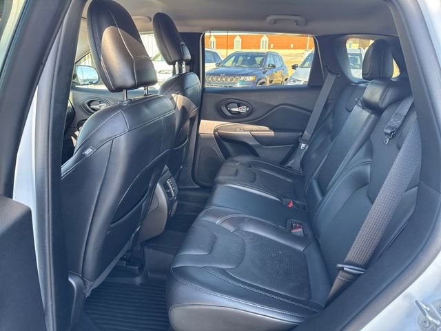 2021 Jeep Cherokee Latitude Lux