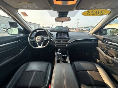 2025 Nissan Altima SR
