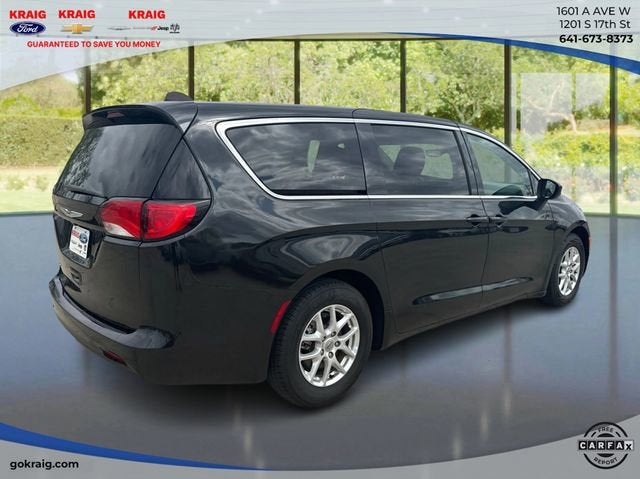 2023 Chrysler Voyager LX