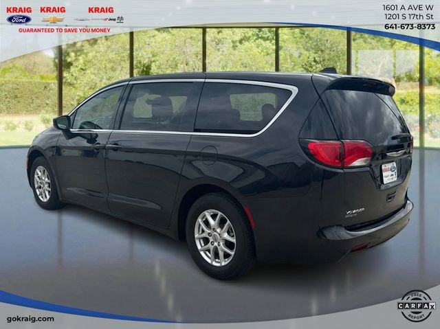 2023 Chrysler Voyager LX