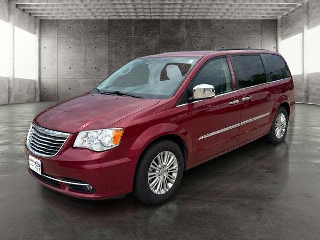 2015 Chrysler Town & Country Touring-L