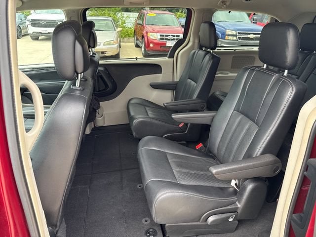 2015 Chrysler Town & Country Touring-L