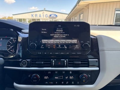 2024 Nissan Pathfinder SL