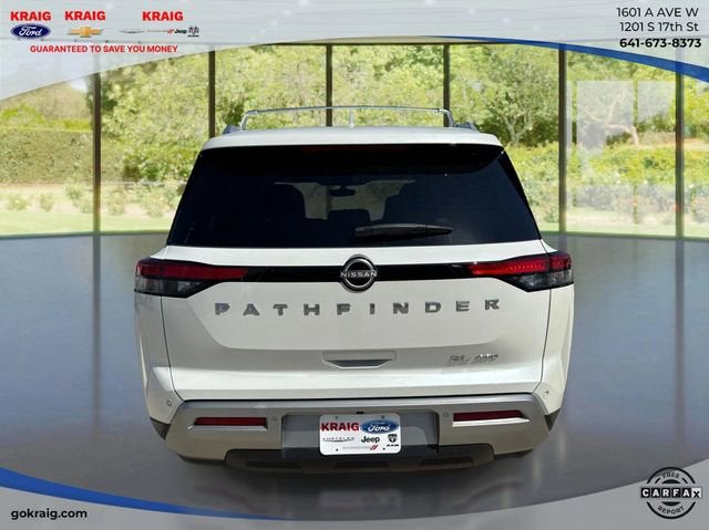 2024 Nissan Pathfinder SL